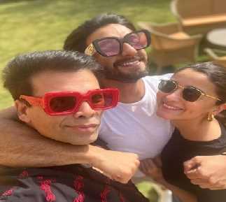 सोशल मीडिया पर करण की कविता फैंस को आई पसंद